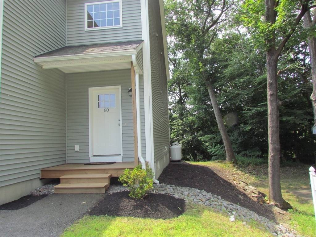 Leominster, MA 01453,80 Cottage Street #80