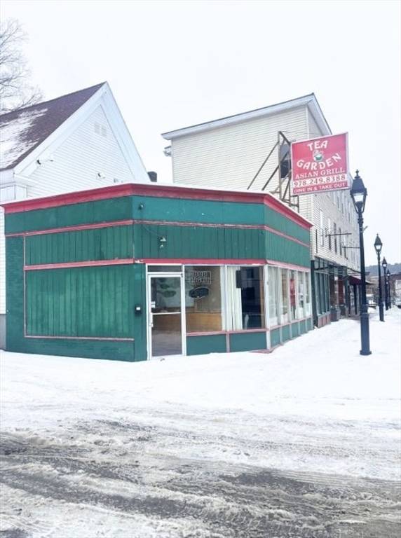 Athol, MA 01331,631 Main St