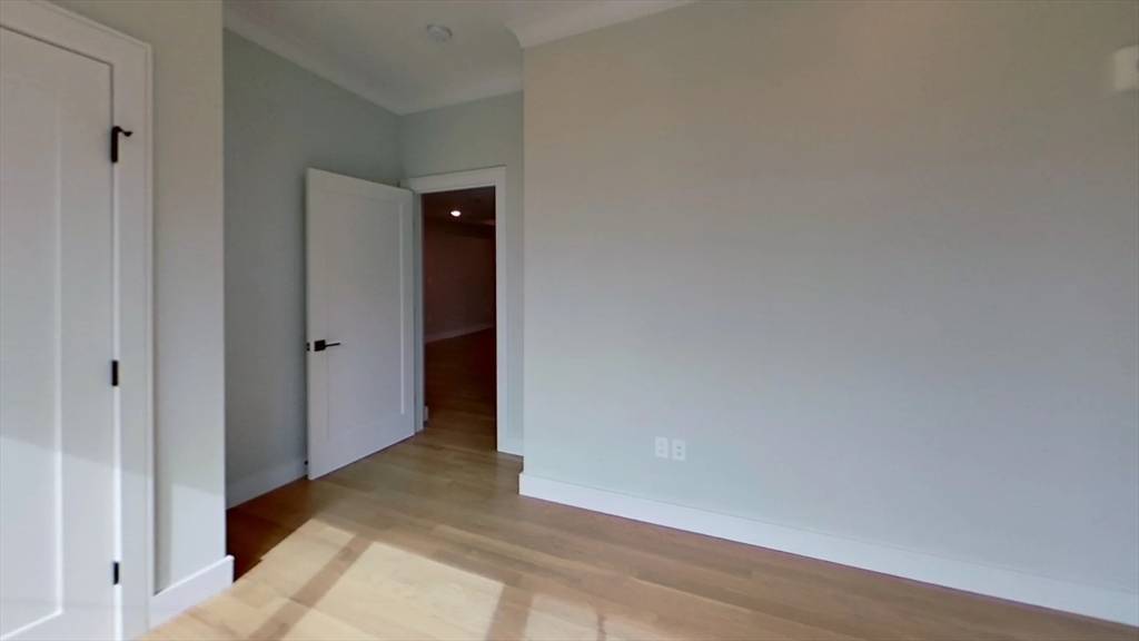 Boston, MA 02135,104-106 Warren St. #7