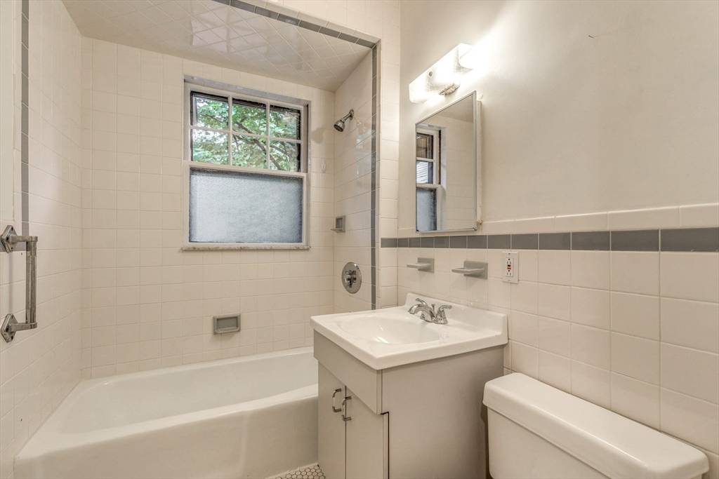 Cambridge, MA 02138,375 Mt Auburn St - Room For Rent #1