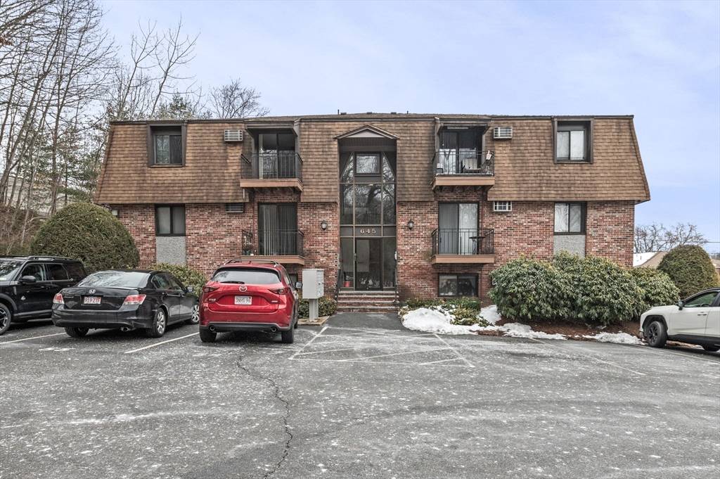 Haverhill, MA 01832,645 W Lowell Avenue #4