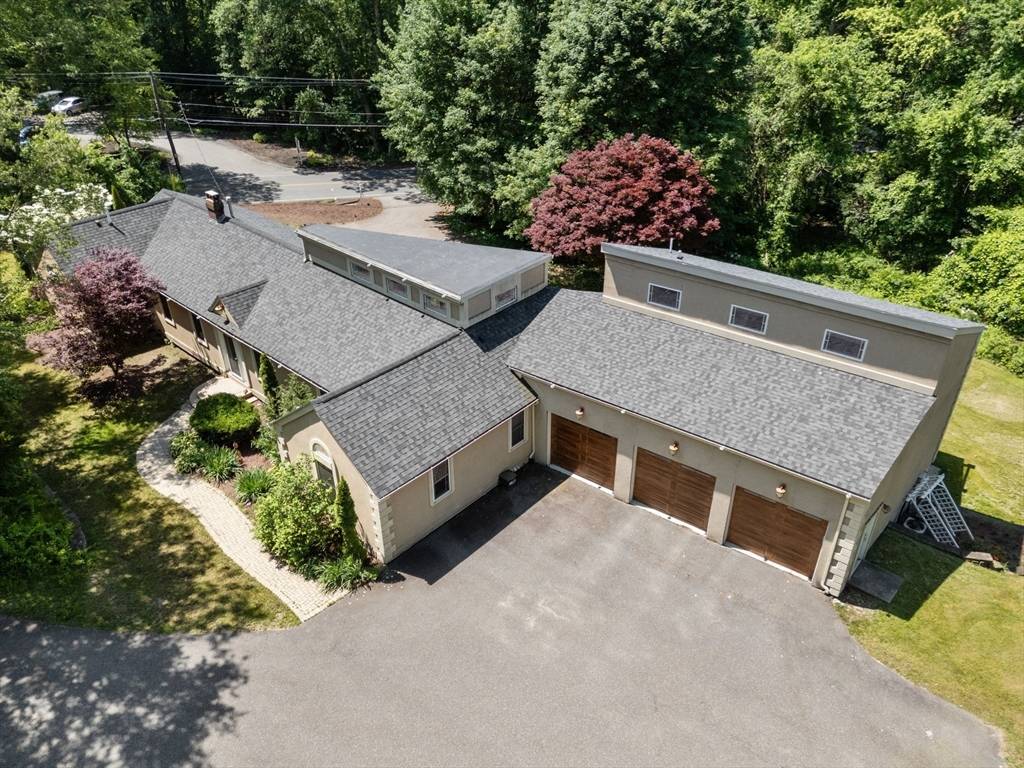 Sutton, MA 01590,242 Boston Road