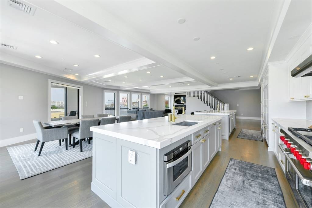 Boston, MA 02127,377 W 1st St #9