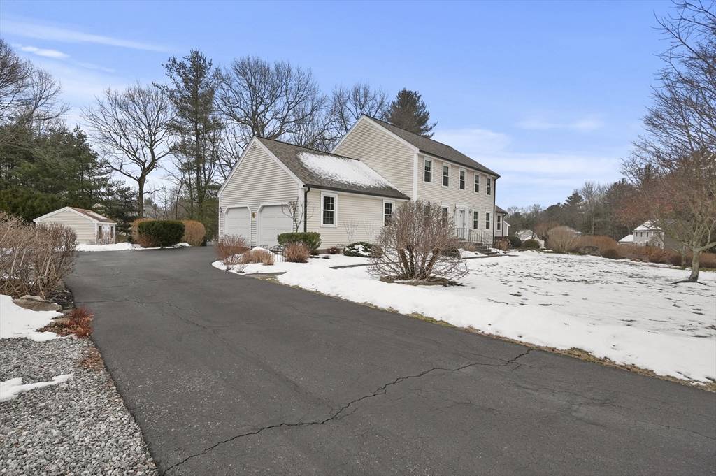 Sutton, MA 01590,28 Wildflower Drive