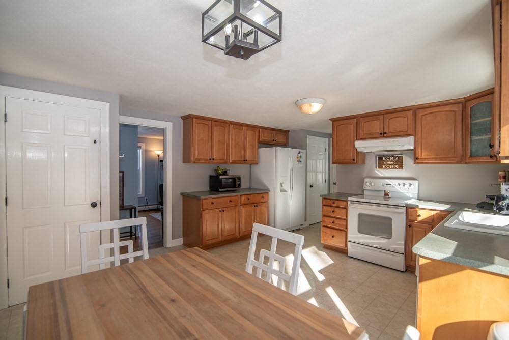 Hampstead, NH 03841,50 Tewksbury Rd