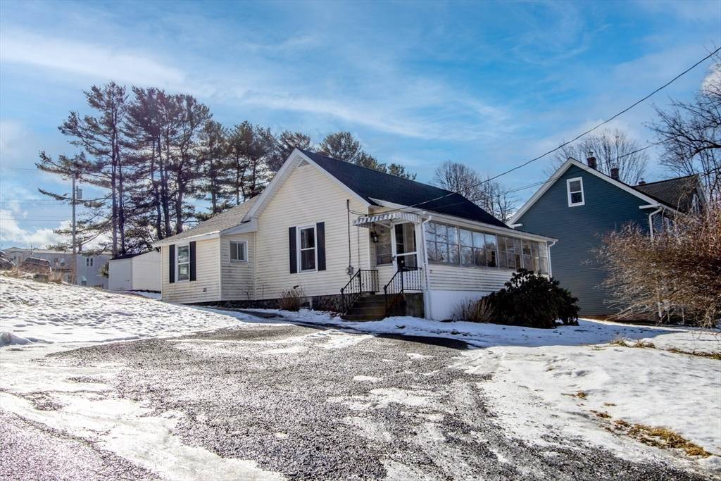 Holden, MA 01522,17 Quinapoxet St