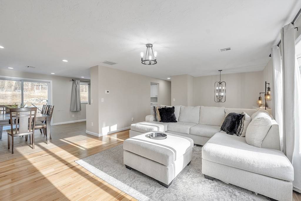 Worcester, MA 01607,355 Granite St