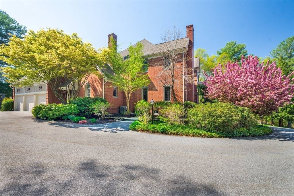 6 Stratford Way Lincoln, MA 01773