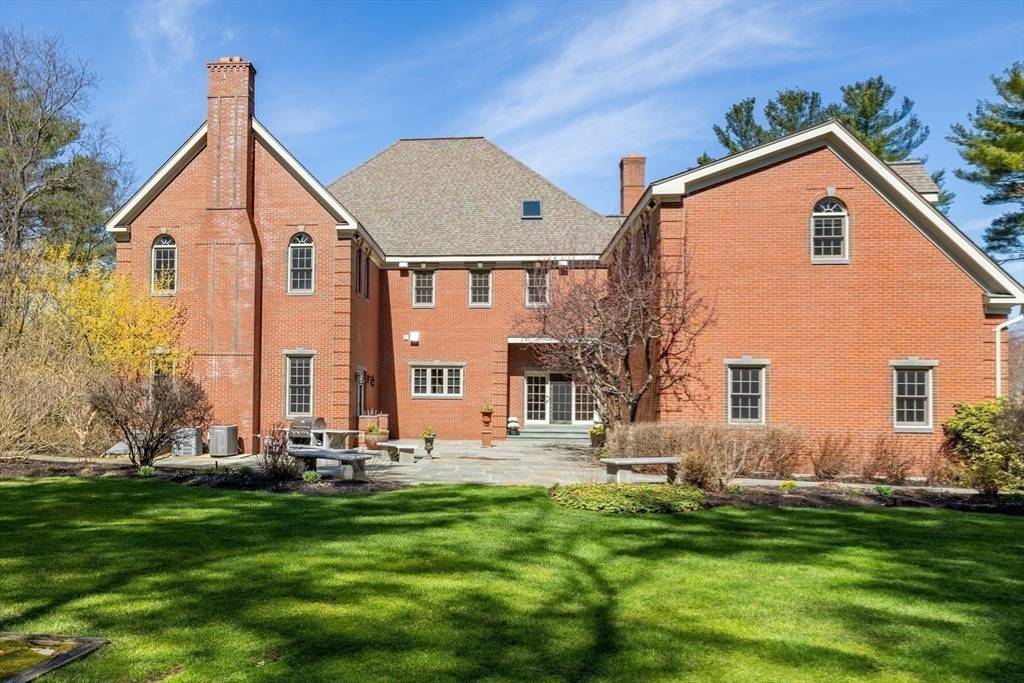 6 Stratford Way Lincoln, MA 01773