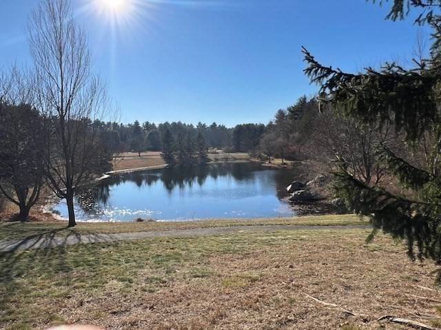 Holliston, MA 01746,15 Fiske Pond Rd.