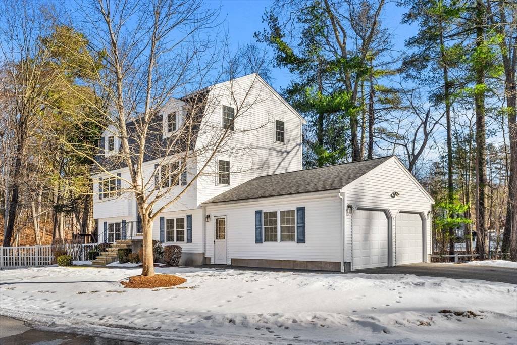 Billerica, MA 01821,8 Satuckett Ln