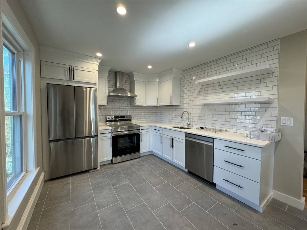 Newton, MA 02466,417 Auburn Street #2L