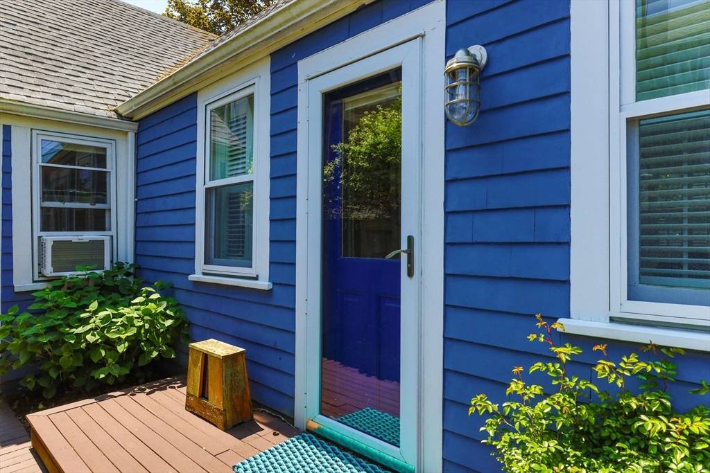 Provincetown, MA 02657,342 Commercial St