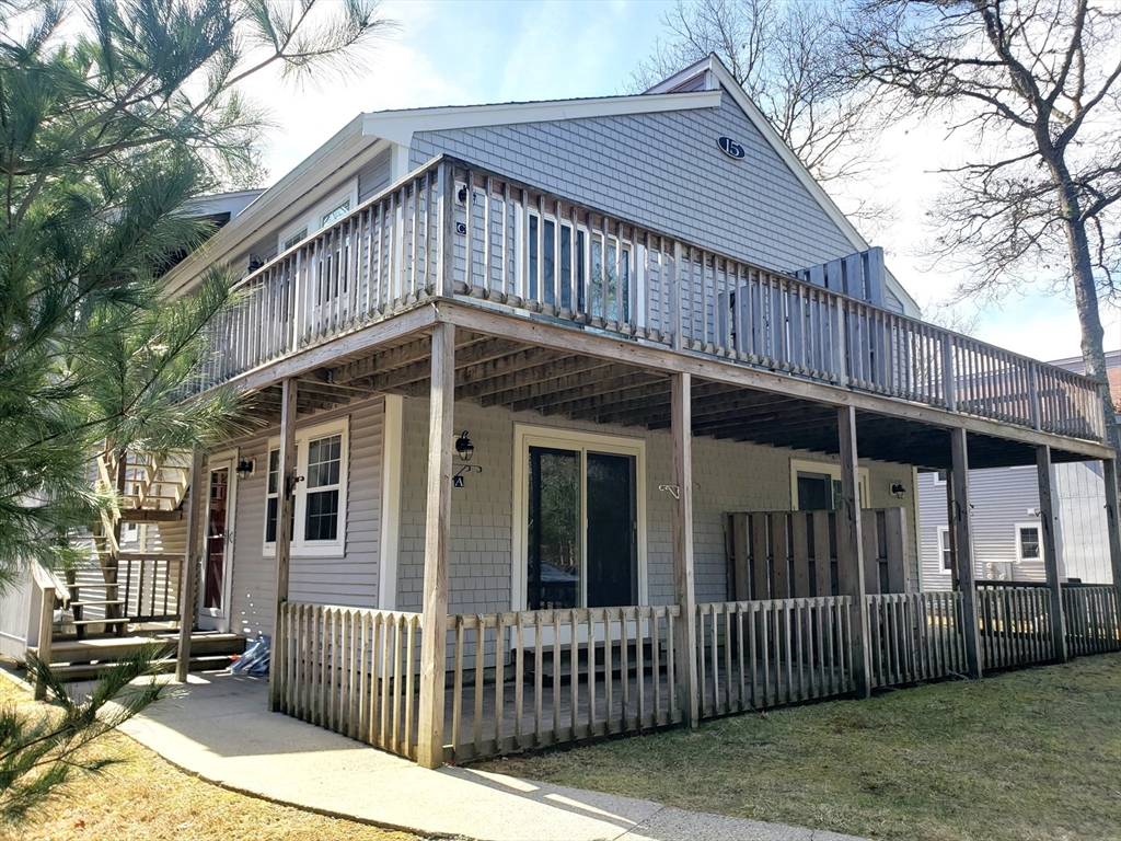 Mashpee, MA 02649,70 Cape Dr #15A