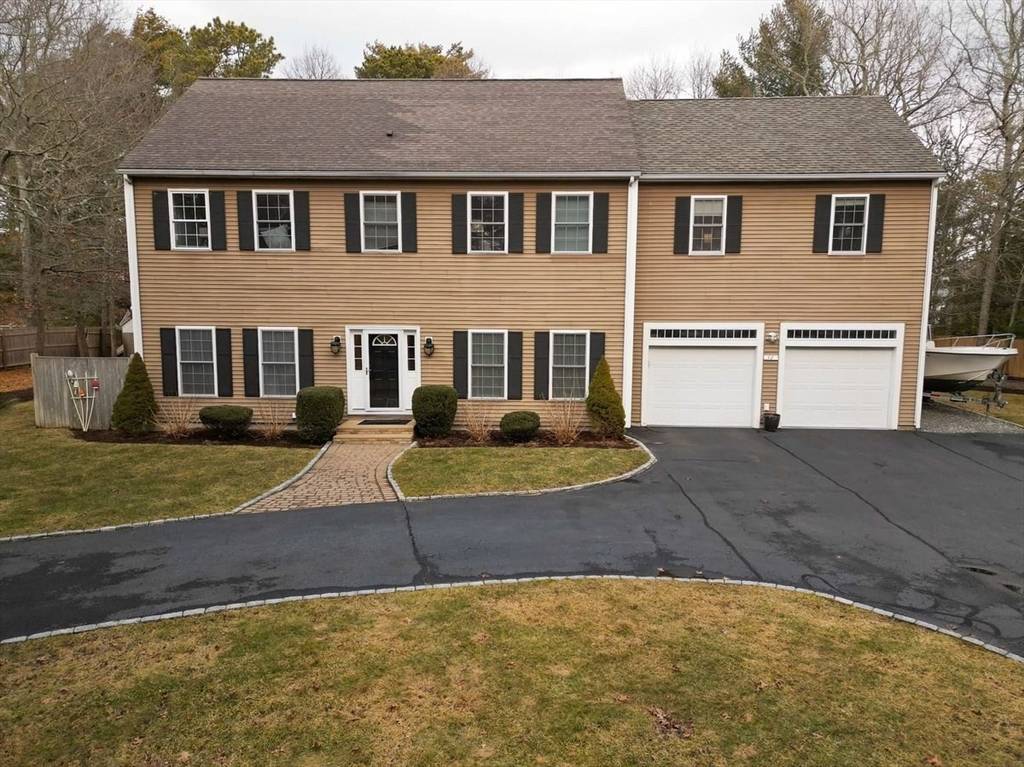 Mashpee, MA 02649,42 Spinnaker Dr