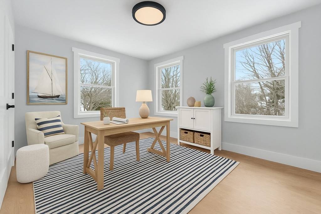 30 Grapevine Rd Gloucester, MA 01930