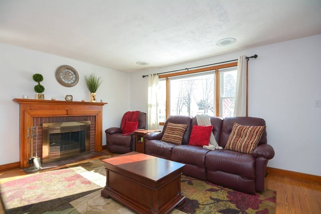 Quincy, MA 02169,8 Howe St