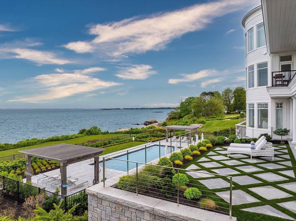 Swampscott, MA 01907,35 Littles Point Road #S101