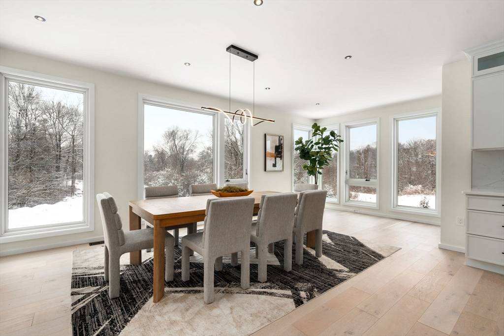 17 Boutwell Rd Andover, MA 01810