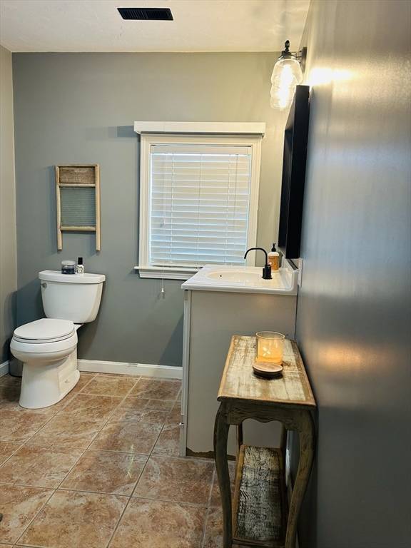 Plympton, MA 02367,114 Center St