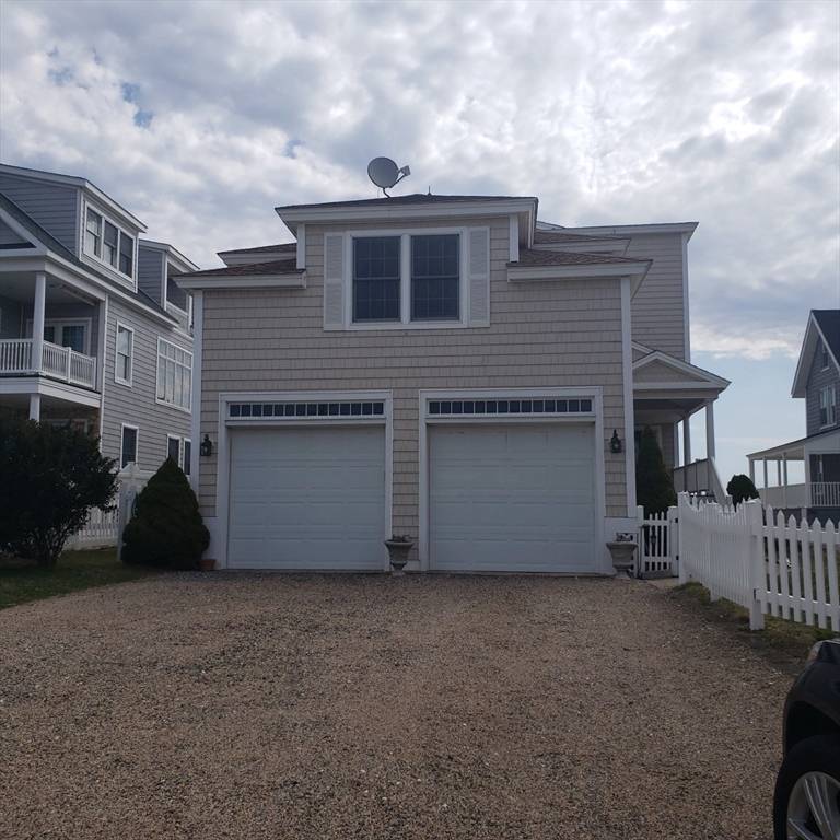 Salisbury, MA 01952,398 North End #B