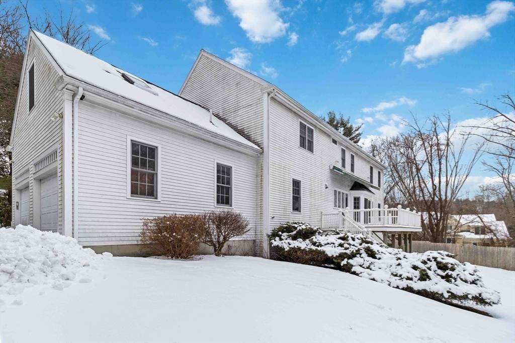 Weston, MA 02493,32 Lexington Street