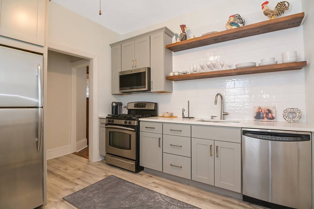 2 Peirce Rd Lynn, MA 01902