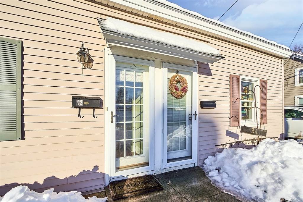 North Andover, MA 01845,32 Water Street #32