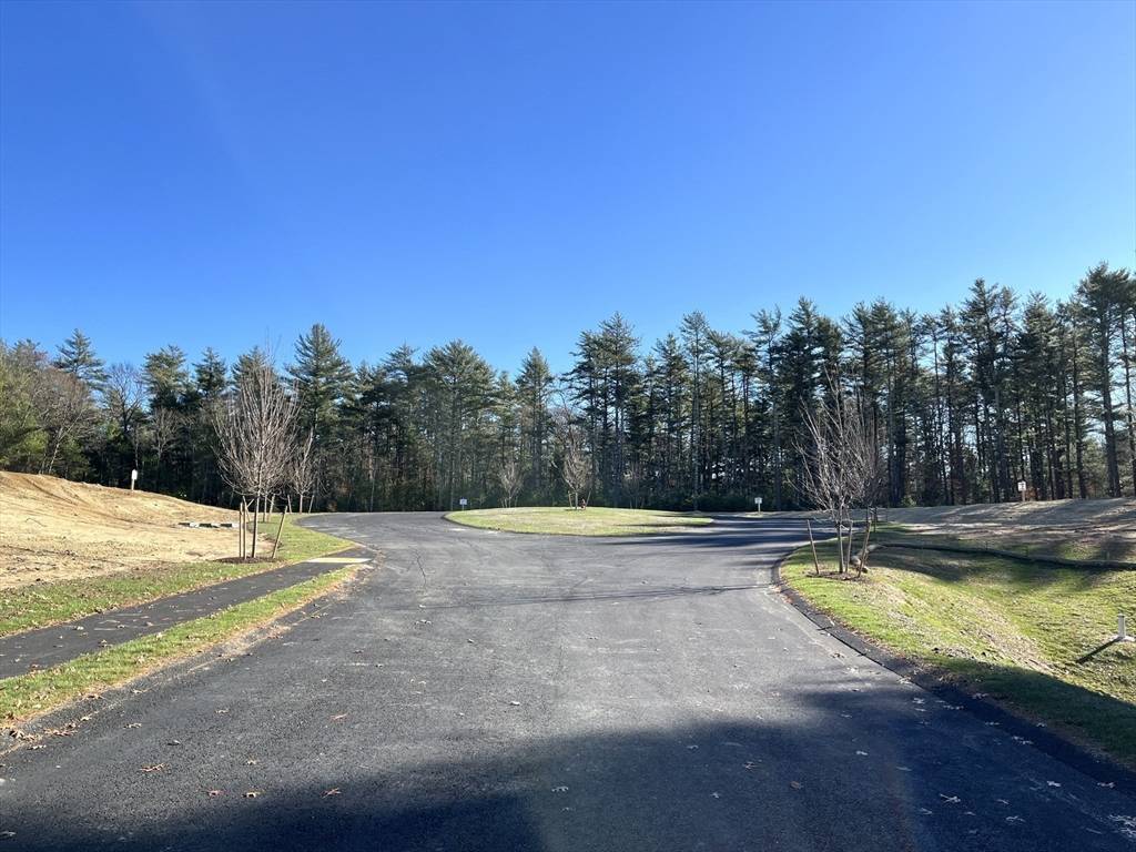 Carver, MA 02330,3 Ohana Way