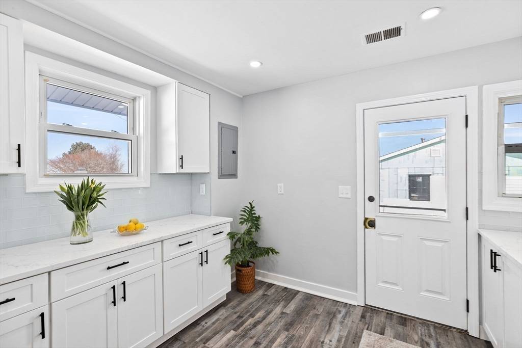 Hull, MA 02045,1157 Nantasket Ave.