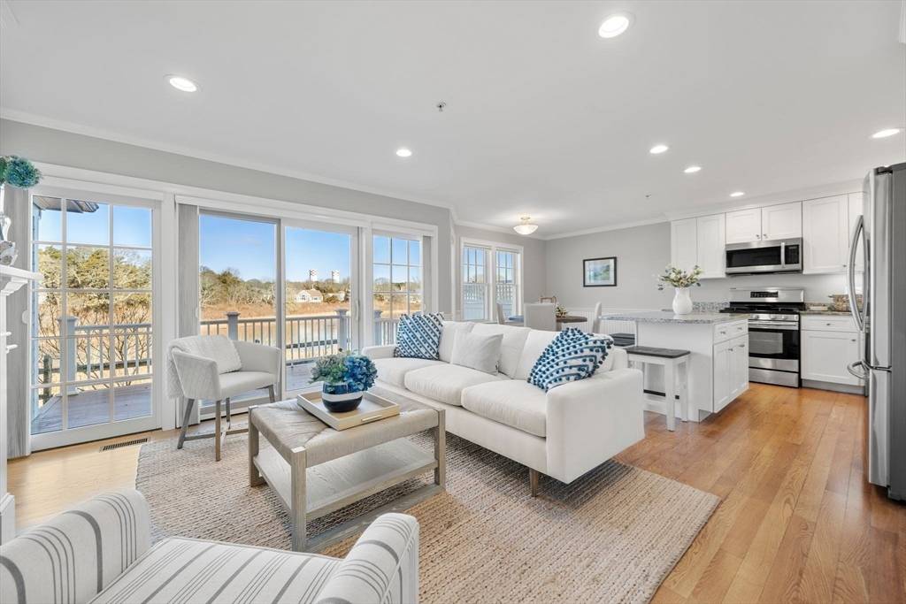Chatham, MA 02633,1082 Main St #1082