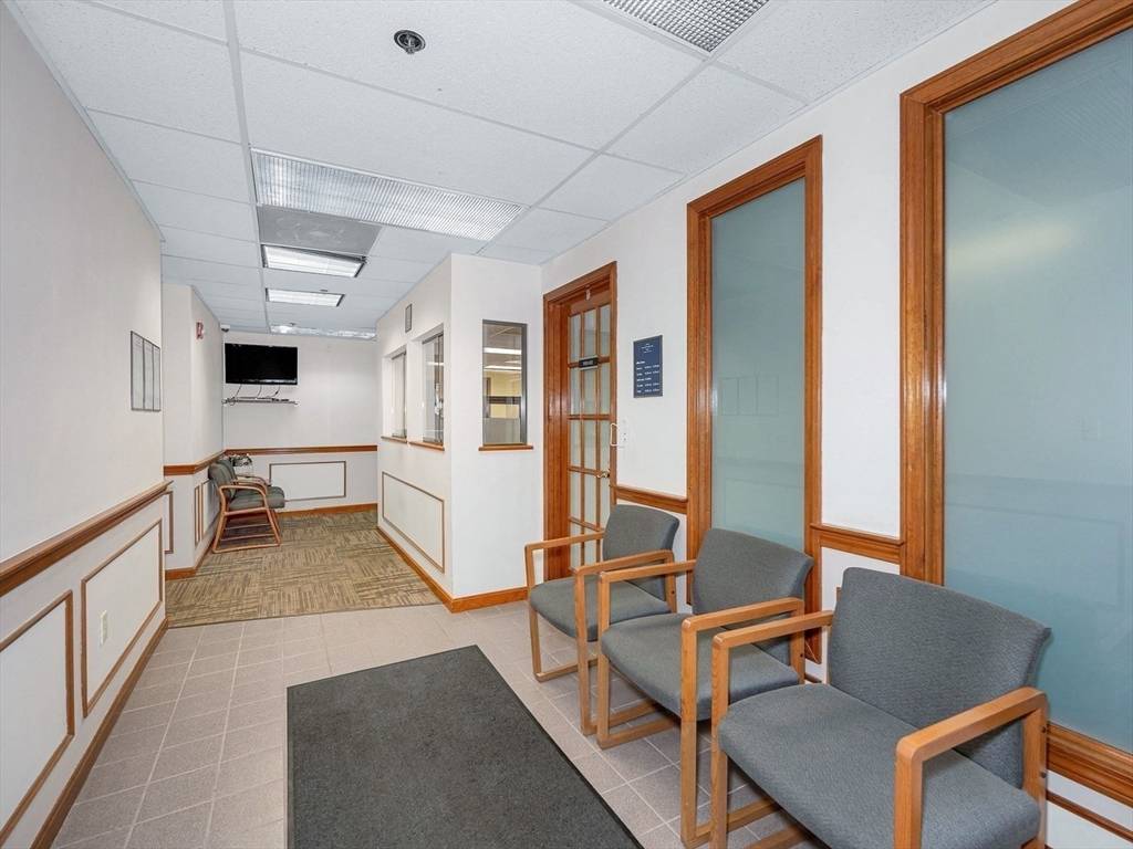 Chelmsford, MA 01824,4 Courthouse Ln #3