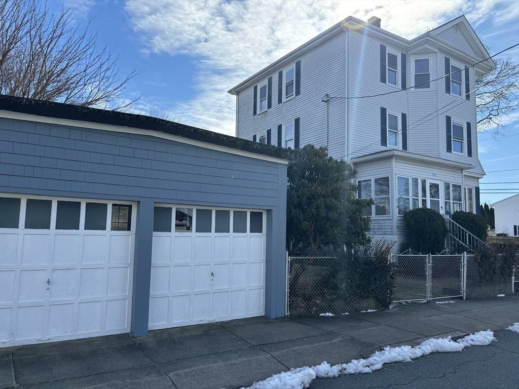 Fall River, MA 02724,156 Bowen St