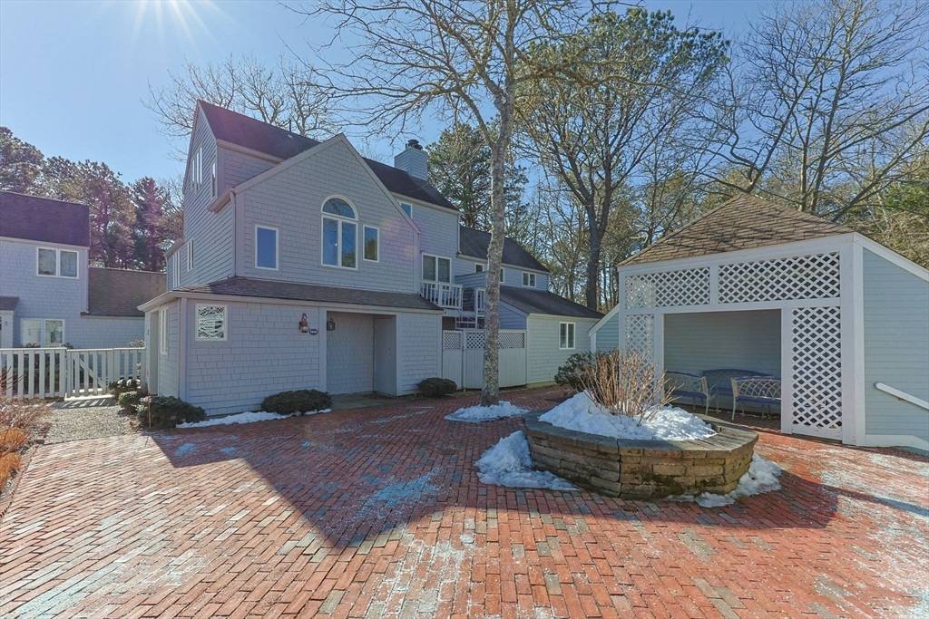 Mashpee, MA 02649,100 Mid Iron Way #7001