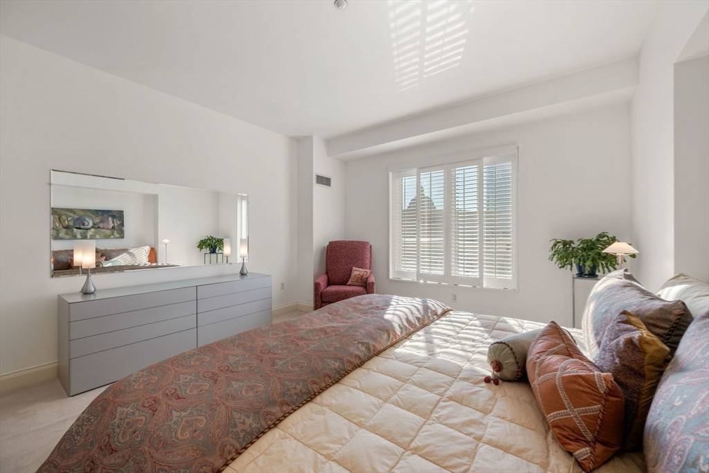 100 Belvidere #3B Boston, MA 02116