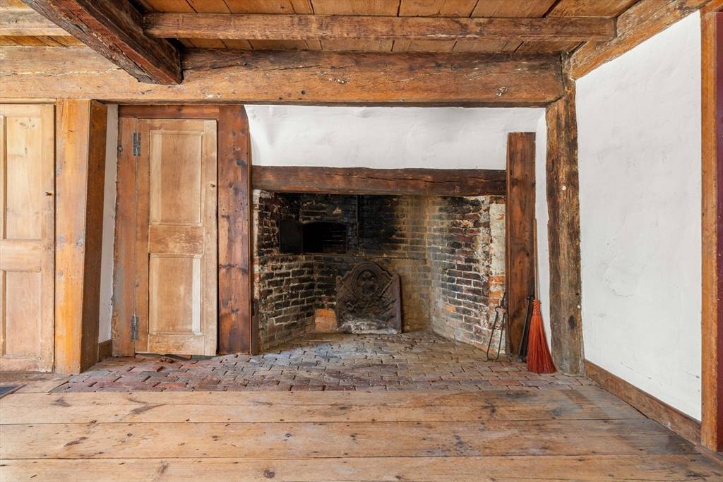 5 High Rd Newbury, MA 01951