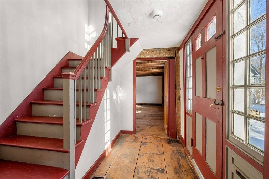 5 High Rd Newbury, MA 01951