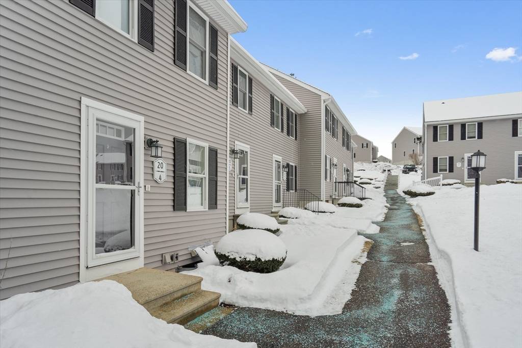 Gardner, MA 01440,20 Olde Colonial Dr #4
