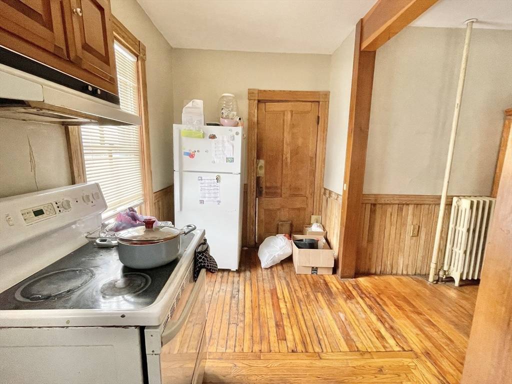 45 Hollywood St Worcester, MA 01610