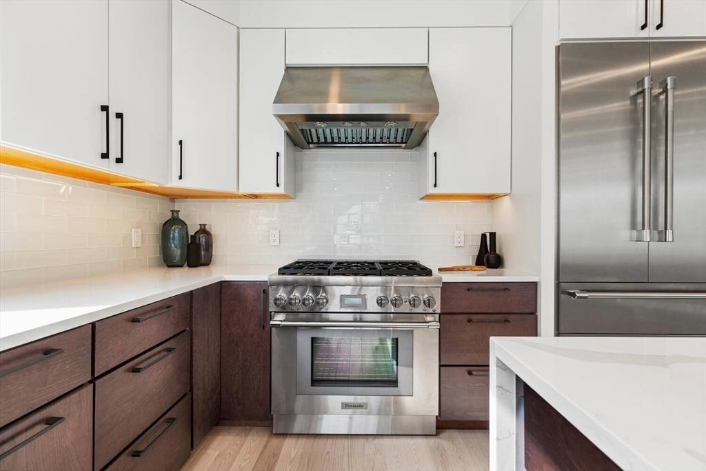 302 Waverley Ave #302 Watertown, MA 02472