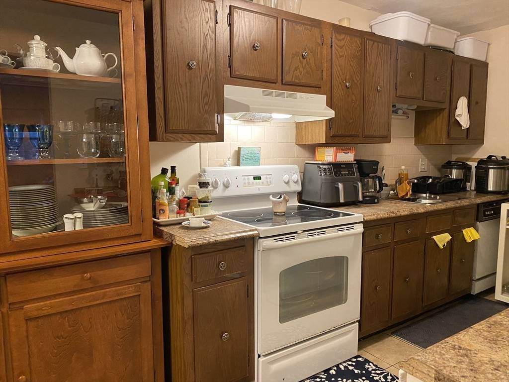 Plymouth, MA 02360,207 Samoset St #A15