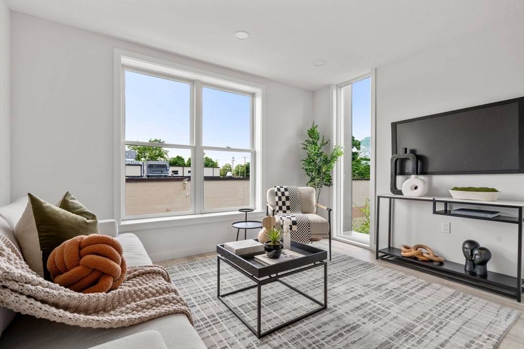 Boston, MA 02131,602 Canterbury #2