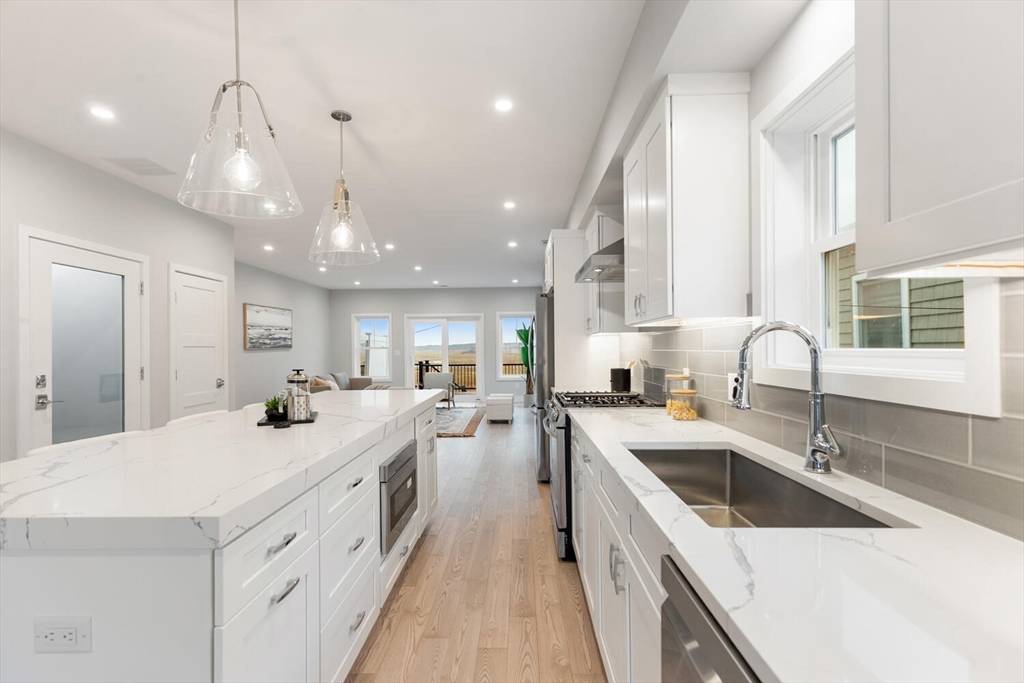 Salisbury, MA 01952,127 N End Blvd #2