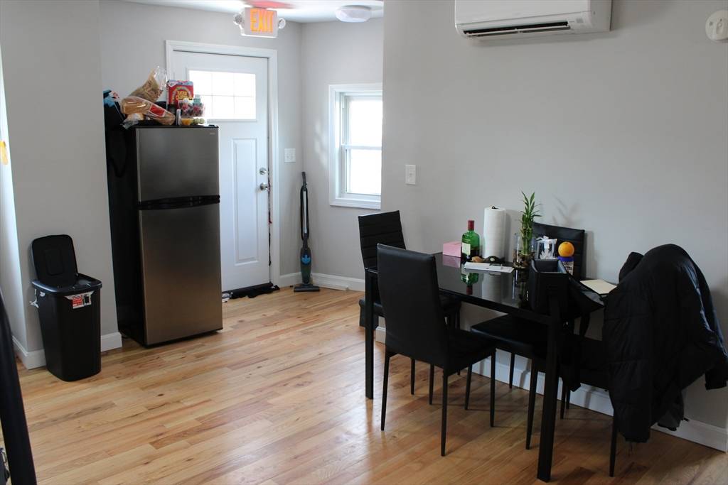 North Andover, MA 01845,11 Main St