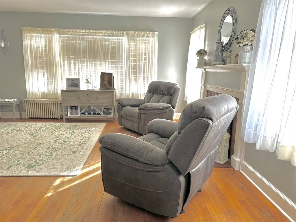 Greenfield, MA 01301,84 Thayer Rd
