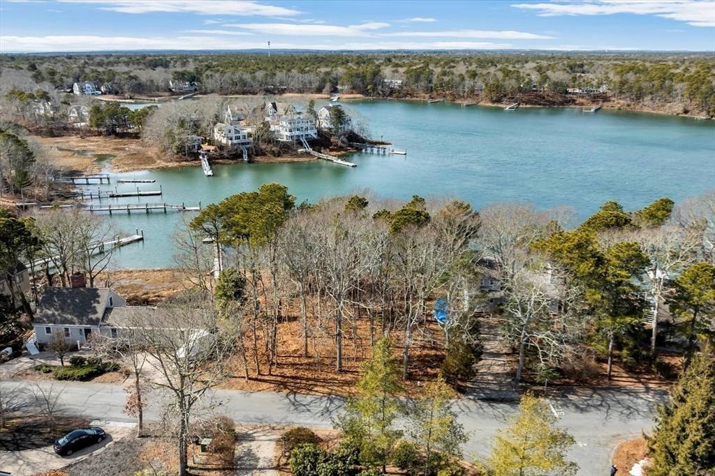 Mashpee, MA 02649,102 Summersea Rd