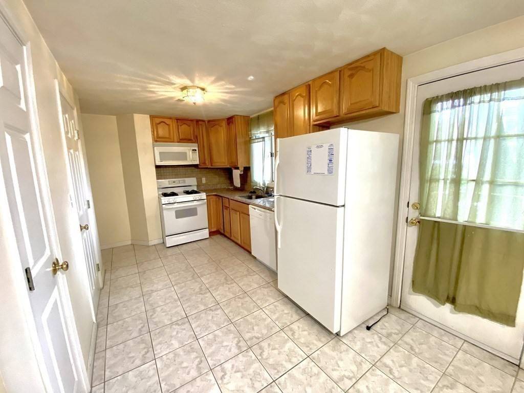 Waltham, MA 02453,104 Chestnut St #6