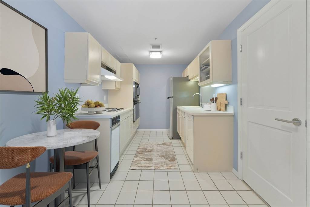Boston, MA 02116,300 Boylston St #714