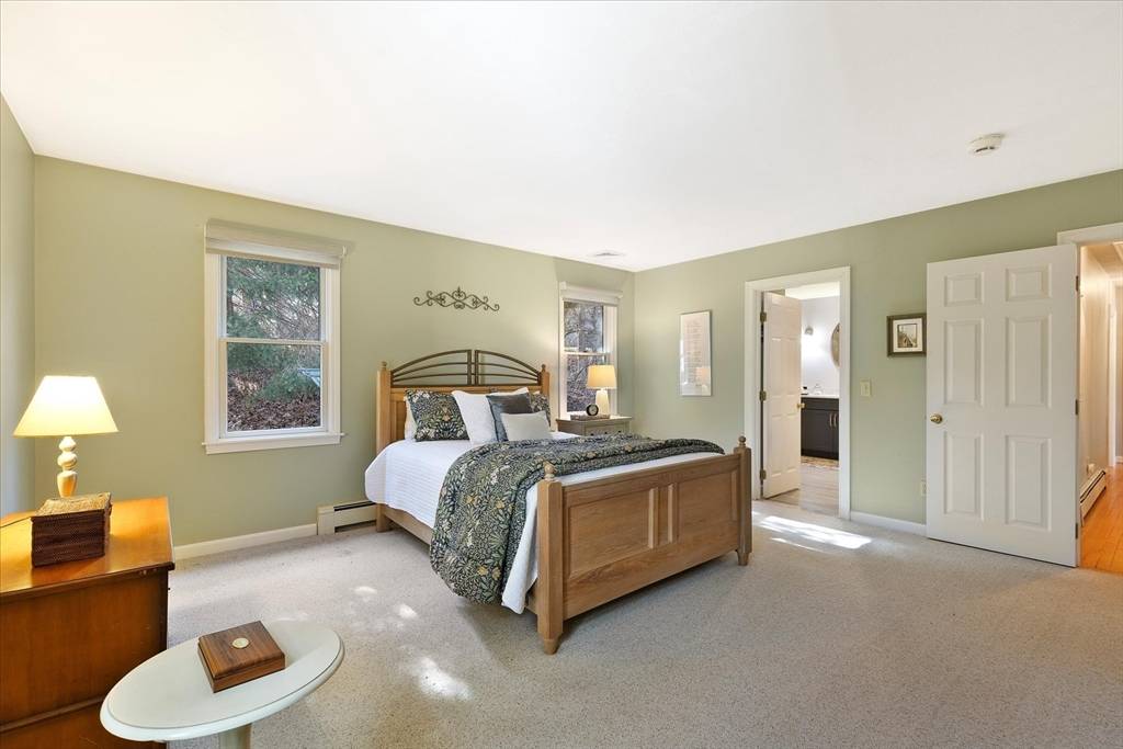 9 Coach Ln Sandwich, MA 02563