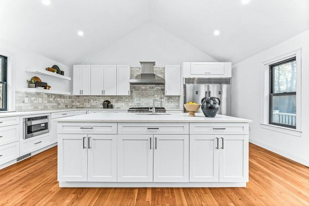 Wellesley, MA 02481,7 Garden Rd